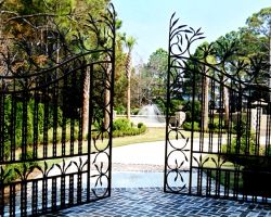 Toscana Mare Villa Main Entrance Driveway Gates
